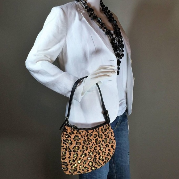 Auth ✅FENDI ❤️Beaded Shoulder Bag Oyster leopard👠 - Picture 3 of 10